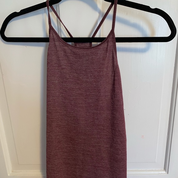 Lululmeon high neck tank - Picture 2 of 2
